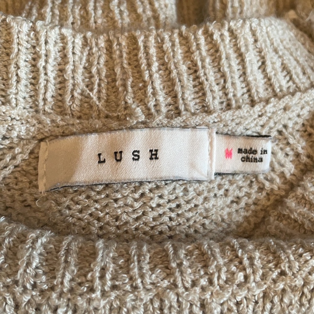 Lush Gray Sweater Size Medium Side Split - image 7